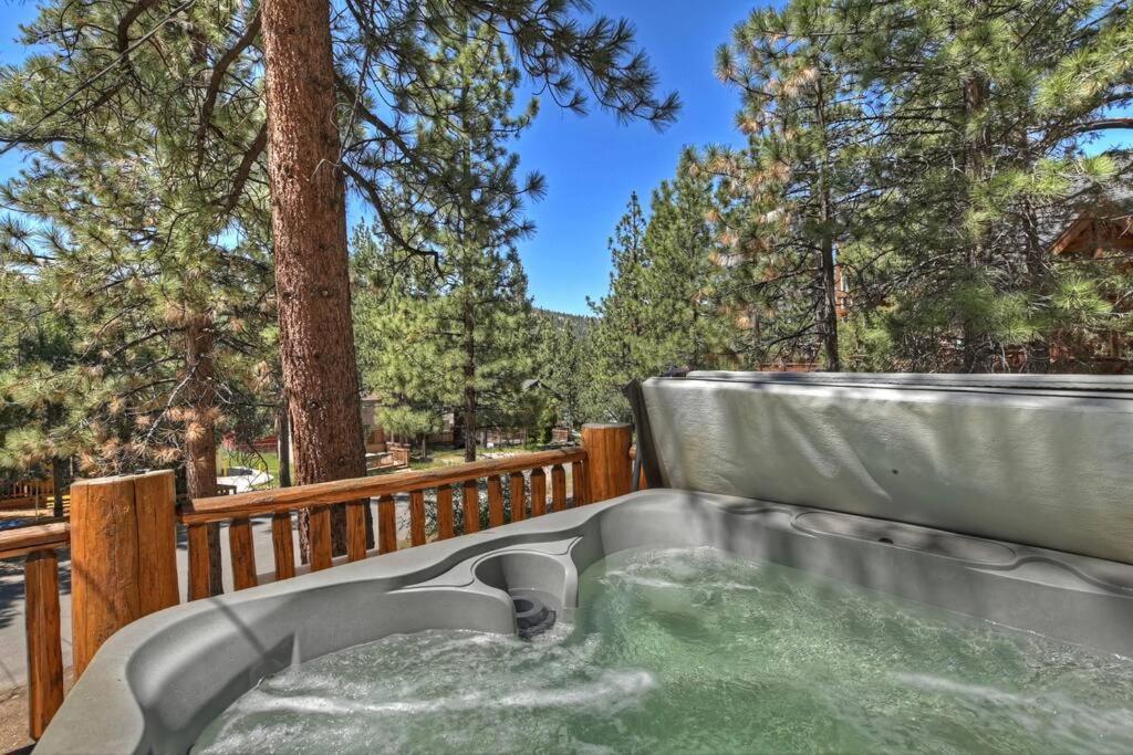 Chalet Monterey W/Hot Tub - Big Decks/Bbq Villa Big Bear Lake Kültér fotó